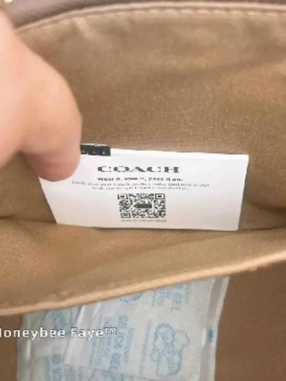 Coach X Peanuts Teri Shoulder Bag in Signature Canvas With Snoopy  Print (CBJ88)